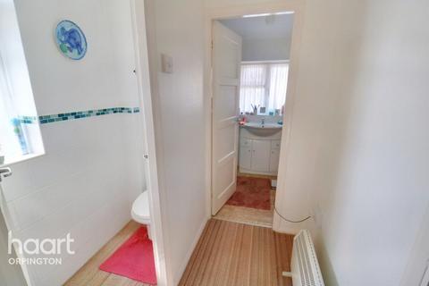 2 Mickleham Close, Orpington, BR5 2SN