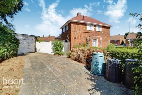 2 Mickleham Close, Orpington, BR5 2SN