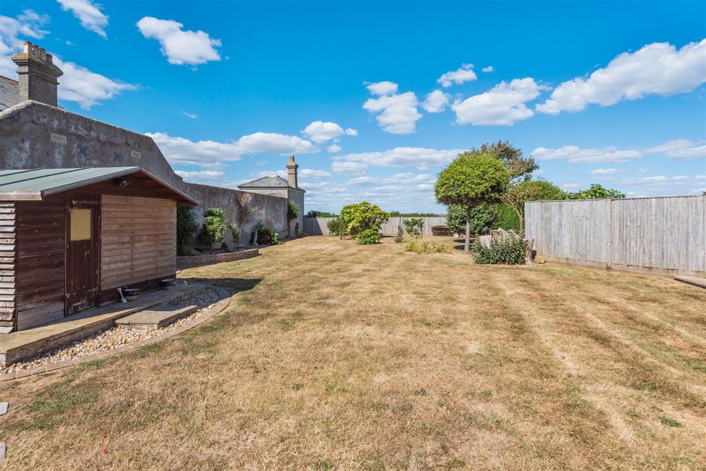 Thorney Drive, Selsey, PO20 4 bed detached bungalow for sale £595,000