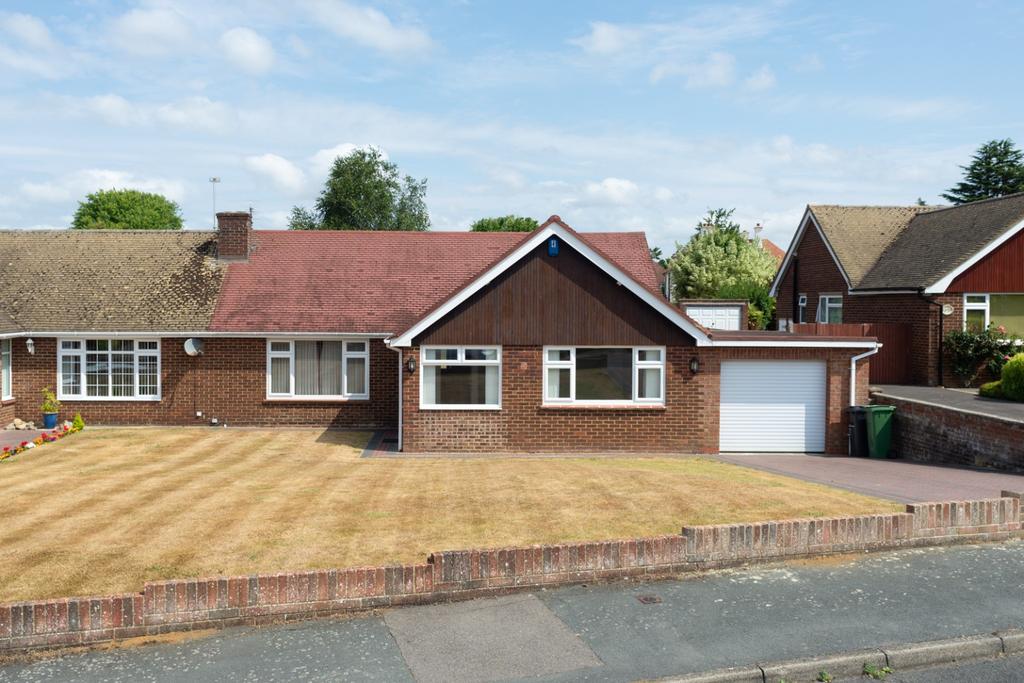 Valley Drive, Loose 2 bed semidetached house £475,000