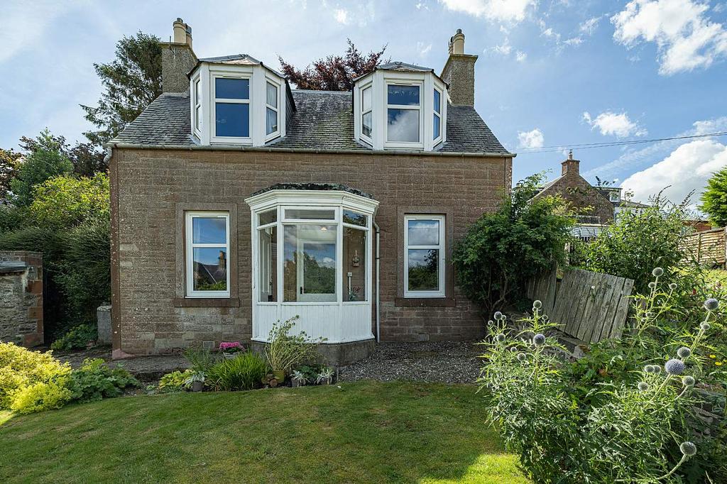 Linden View, Main Street, Lilliesleaf TD6 9JD 2 bed detached house for