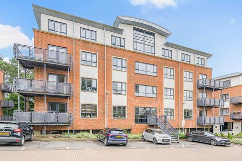 2 bedroom flat for sale, Kestrel Road, Farnborough, GU14