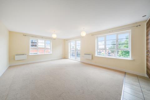 2 bedroom flat for sale, Kestrel Road, Farnborough, GU14