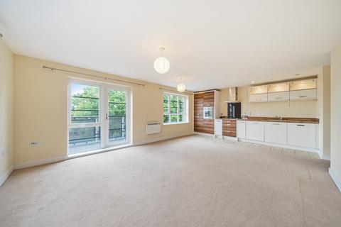 2 bedroom flat for sale, Kestrel Road, Farnborough, GU14