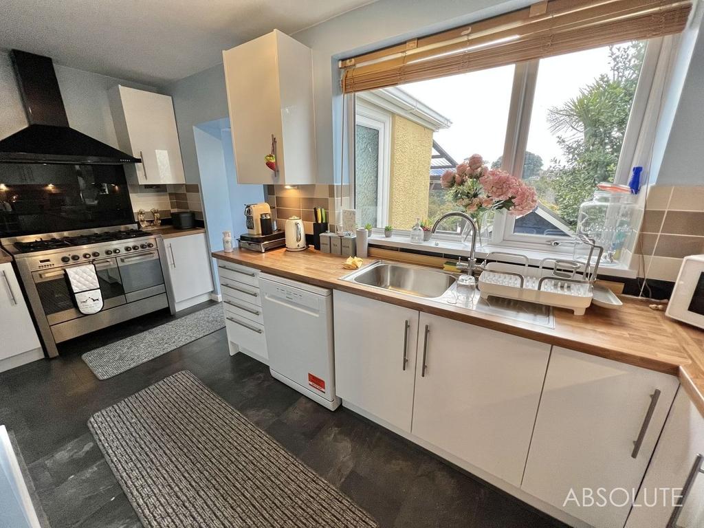 Higher Audley Avenue, Torquay, Devon... 3 bed semidetached house £