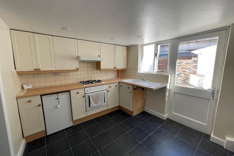 1 bedroom terraced house to rent, New Road, Spalding