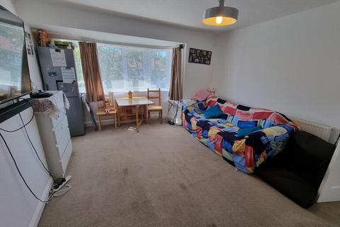 3 Laleham Avenue, London, NW7 3HN