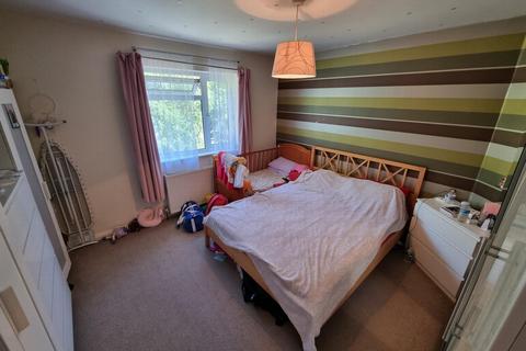 3 Laleham Avenue, London, NW7 3HN