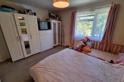 3 Laleham Avenue, London, NW7 3HN