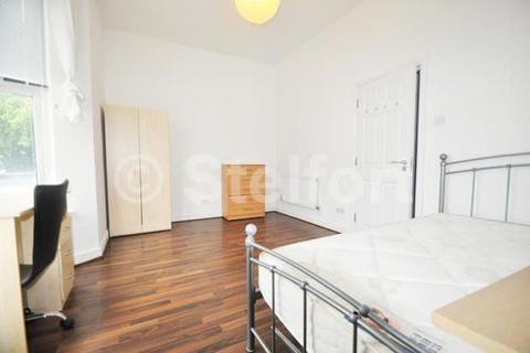 4 bedroom flat to rent, Jackson Road, London N7