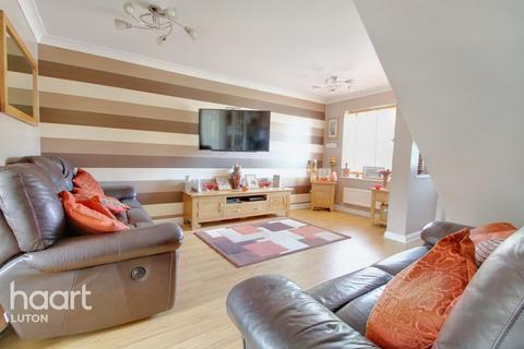 13 Gleneagles Drive, Luton, LU2 7TA