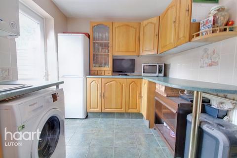 13 Gleneagles Drive, Luton, LU2 7TA