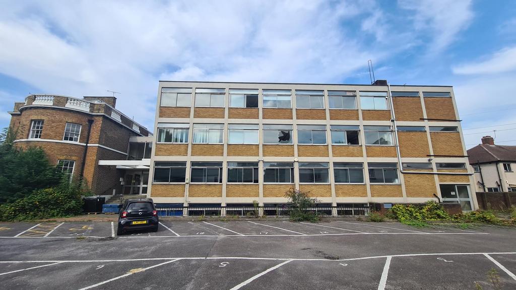 10 Riverside Dr, Merton, Mitcham... Commercial development £2,800,000