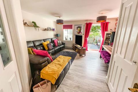 3 bedroom terraced house for sale - Queensbury Gate, Longbenton, Newcastle upon Tyne, Tyne and Wear, NE12 8JW