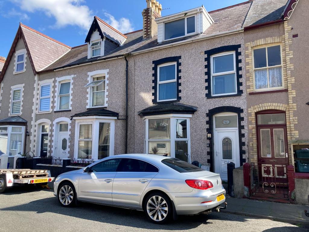 29 Victoria Street, Llandudno, LL30 1LX 5 bed terraced house £123,000