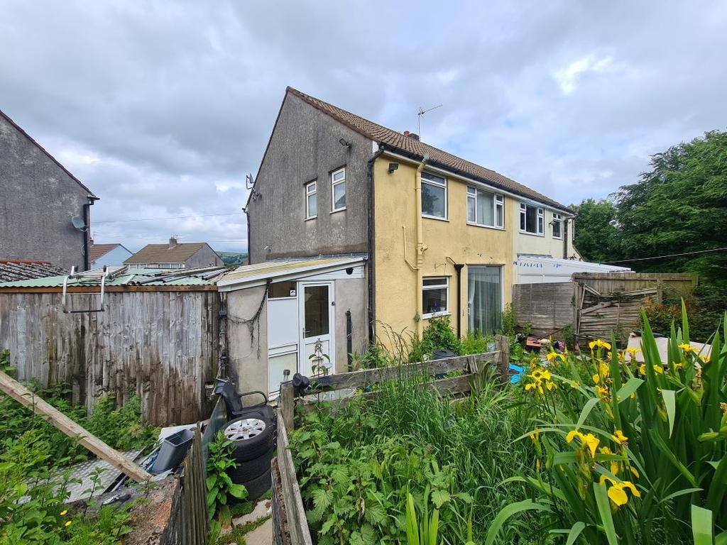 65 Heol Barri, Caerphilly, CF83 2LX 3 bed semidetached house £130,000
