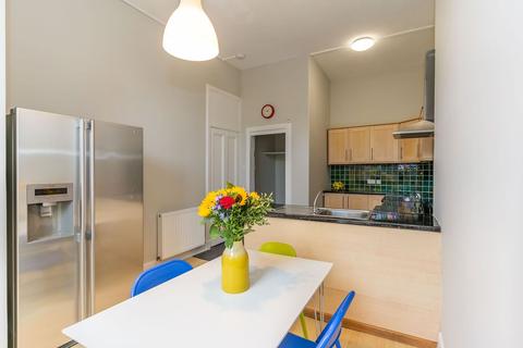 48 Strathearn Road, Edinburgh, EH9 2AD
