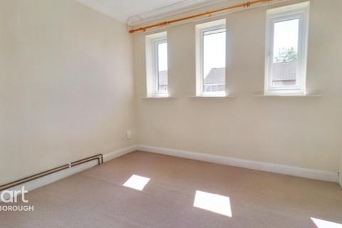 16 Squires Gate, Gunthorpe, Peterborough, PE4 7BT