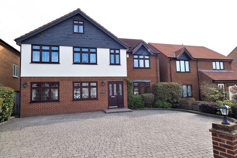 4 bedroom detached house to rent - The Lindens, Loughton, IG10