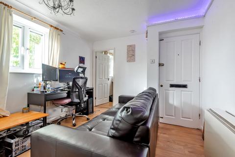 1 bedroom flat for sale, Hill Lane, Shirley, Southampton, Hampshire, SO15