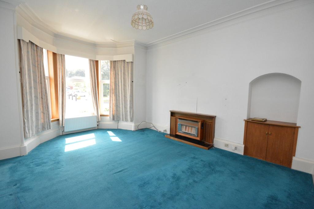 Rennie Street, Falkirk, Stirlingshire, FK1 5AL 3 bed semidetached