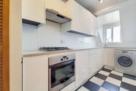 366c Lee High Road, London, SE12 8RS