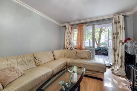 26 Bath Close, London, SE15 2JP