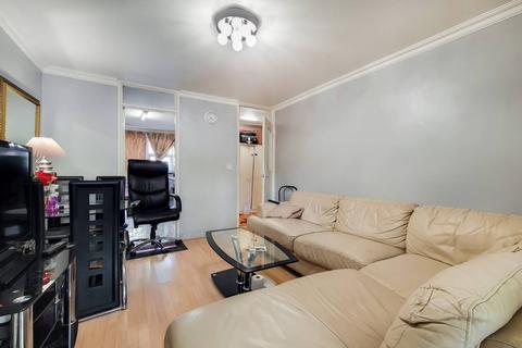 26 Bath Close, London, SE15 2JP