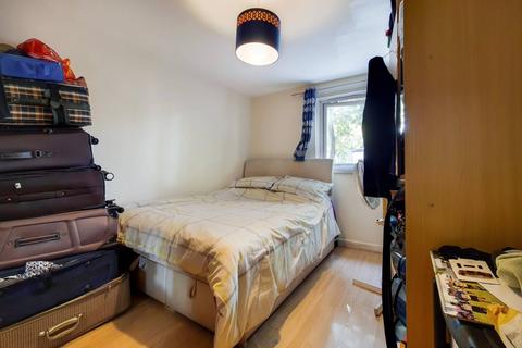 26 Bath Close, London, SE15 2JP