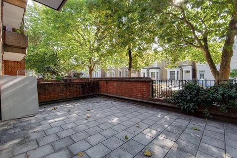 26 Bath Close, London, SE15 2JP