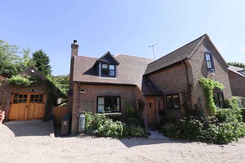 4 bedroom detached house for sale - Ludgershall Road, Collingbourne Ducis, SN8 3EJ
