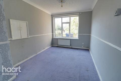 10 Broomvale Walk, Edlington, Doncaster, DN12 1QQ