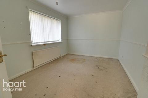 10 Broomvale Walk, Edlington, Doncaster, DN12 1QQ