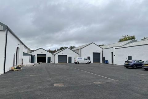 Industrial unit to rent - Unit 3 Francis Woodcock Trading Estate, Barton Street, Gloucester, GL1 4JE