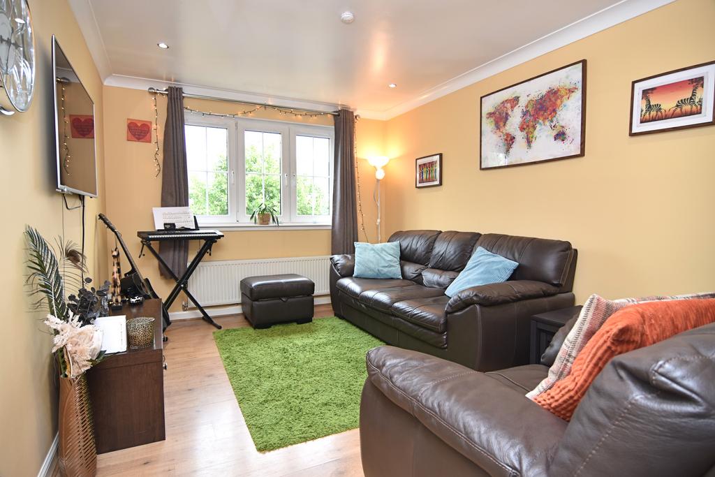 Miners Walk, Dalkeith EH22 2 bed flat £160,000