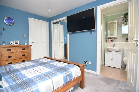6 Miners Walk, EH22 2AL