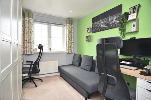 6 Miners Walk, EH22 2AL
