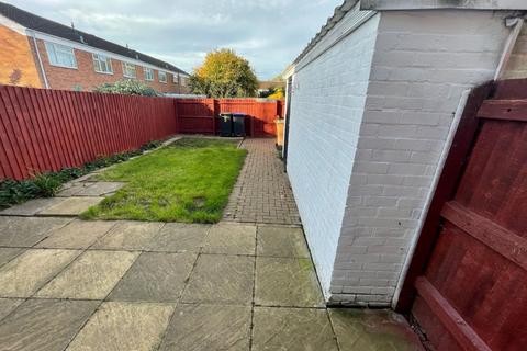 5 Burns Road, Daventry, NN11 9AX