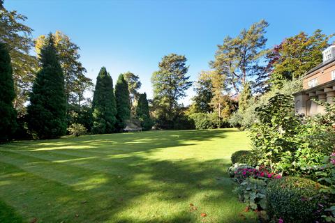 6 bedroom detached house for sale, Wentworth, Virginia Water, Surrey, GU25.