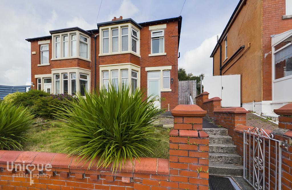 Blenheim Avenue, Blackpool, FY1 3 bed semidetached house £150,000