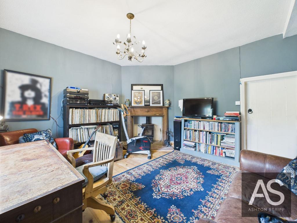Living Room/Bedroom