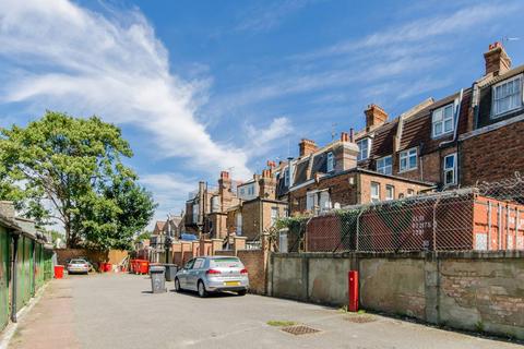 2 bedroom flat to rent - Colney Hatch Lane, Muswell Hill, London, N10