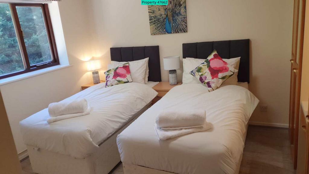 Wilkinson Croft, Birmingham, B8 5 bed detached house £3,400 pcm (£785 pw)