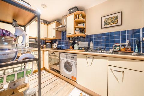 2 bedroom flat to rent, Barrier Point Road, London, E16