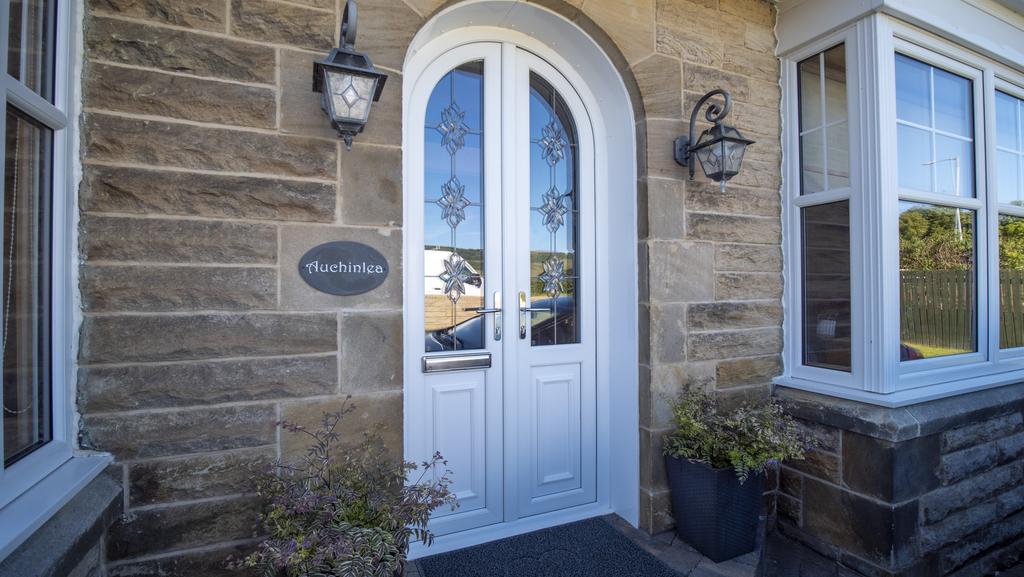 Neilston Road, Barrhead G78 5 bed detached bungalow £350,000