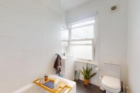 1 bedroom apartment for sale, St Margarets Road, TW1