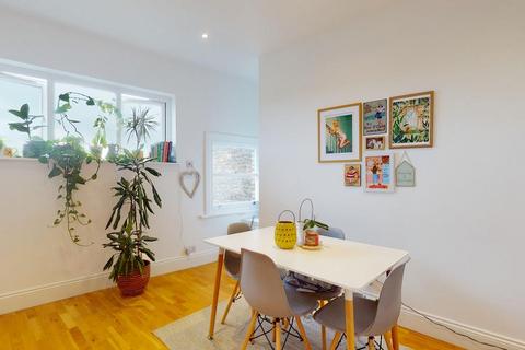 1 bedroom apartment for sale, St Margarets Road, TW1