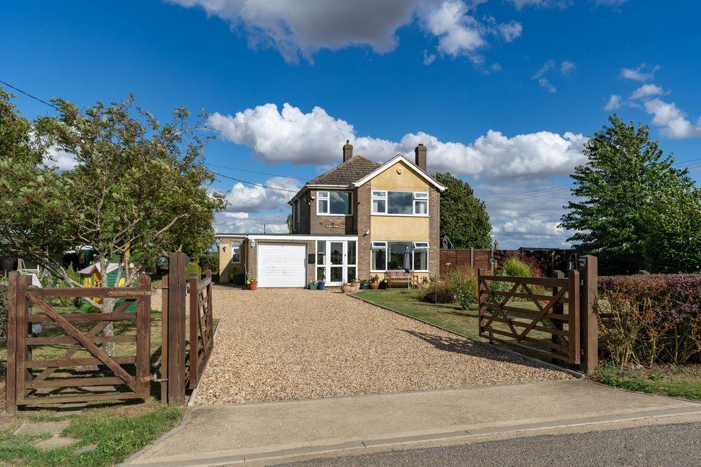 Delgate Bank, Weston Hills, Spalding PE12 6DH 3 bed detached house £
