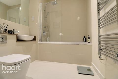 30 Seekings Close, Trumpington, Cambridge, CB2 9DJ