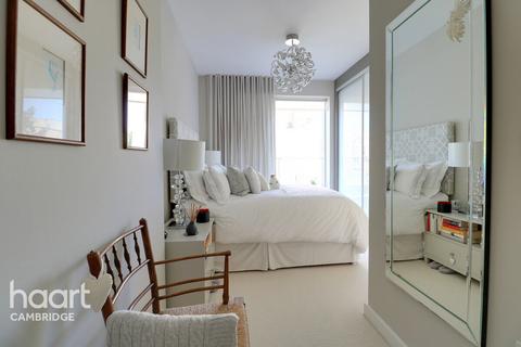 30 Seekings Close, Trumpington, Cambridge, CB2 9DJ